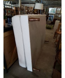 SOMMIER TAPISSER A LATTES AVEC PIEDS 140X190CM