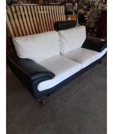CANAPÉ PU BLANC ET NOIR PIEDS METAL CHROMÉ 