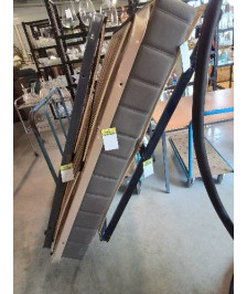 SOMMIER TAPISSER A LATTES ENCADREMENT PU GRIS 140X190CM