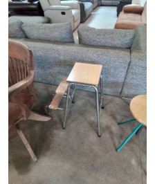 TABOURET ESCAMOTABLE MÉTAL CHROMÉ ET BOIS 