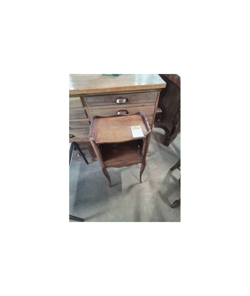 CHEVET BOIS CHANTOURNÉ PIEDS GALBÉS 1 NICHE 1 TIROIR STYLE RÉGENCE 
