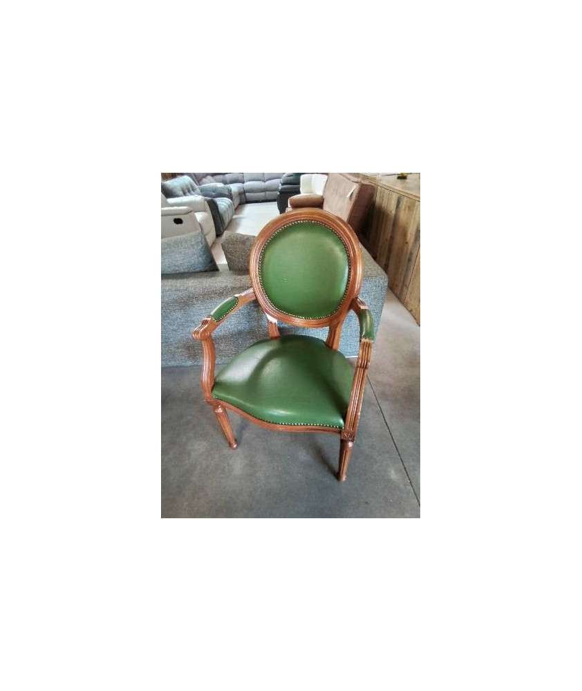 FAUTEUIL MÉDAILLON BOIS CLAIR ASSISE ET DOSSIER CAPITONNÉ SKAI VERT STYLE LOUIS XVI 