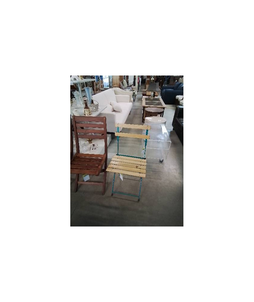 CHAISE DE JARDIN PLIANTE  PIÈTEMENT MÉTAL VERT ASSISE ET DOSSIER LATTES BOIS CLAIR 