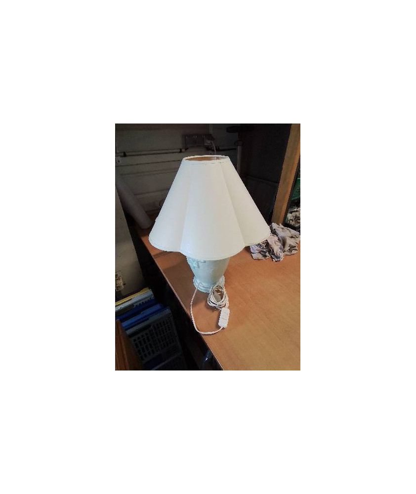 LAMPE CÉRAMIQUE VERT AJ VOLANT ECRU LISERÉ VERT