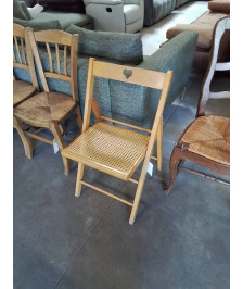 CHAISE PLIANTE BOIS CLAIR ASSISE CANNÉE DOSSIER AJOURÉ AU COEUR