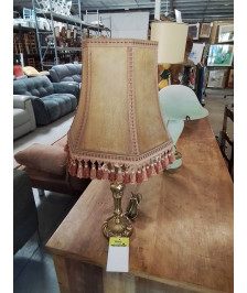 LAMPE COLONNE LAITON AJ VOLANT A FRANGES ROSE