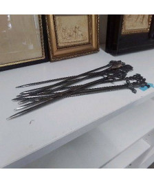 LOT DE PIQUES METAL ARGENTÉ 