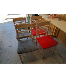 CHAISE TAPISSÉ COLORÉ 