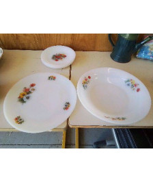 PLAT ARCOPAL MOTIF FLORAL