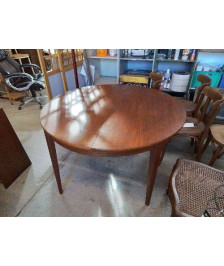 TABLE RONDE STYLE SCANDINAVE ANNÉE 70