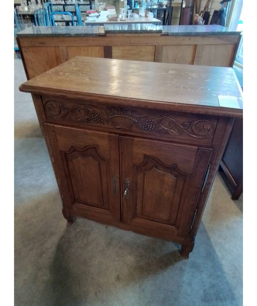 BUFFET STYLE CAUCHOIS BOIS MOULURÉ ET SCULPTÉ AU PANIER 2 PORTES