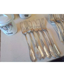 LOT DE 6 FOURCHETTES EN METAL ARGENTÉ