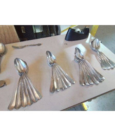 LOT DE 6 CUILLERES EN METAL BLANC ARGENTÉ