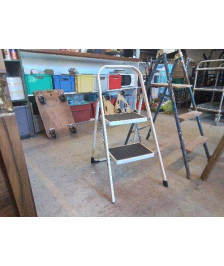 PETIT ESCABEAU 2 MARCHES