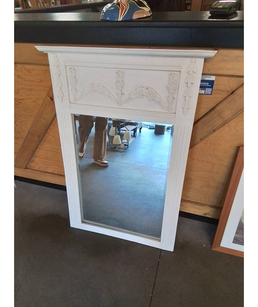 TRUMEAU RECTANGULAIRE BOIS ET PLATRE ANTAR BLANC MOULURÉ ET SCULPTÉ AUX FLEURS 