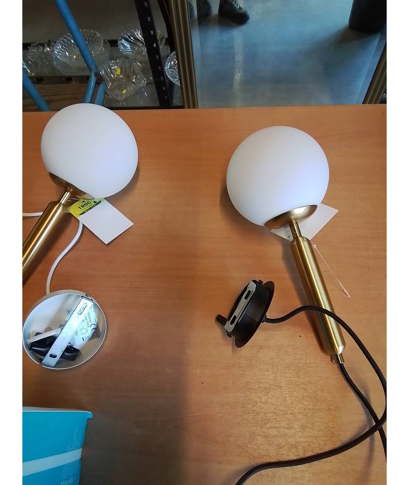 SUSPENSION MÉTAL DORÉ BOULE VERRE BLANC