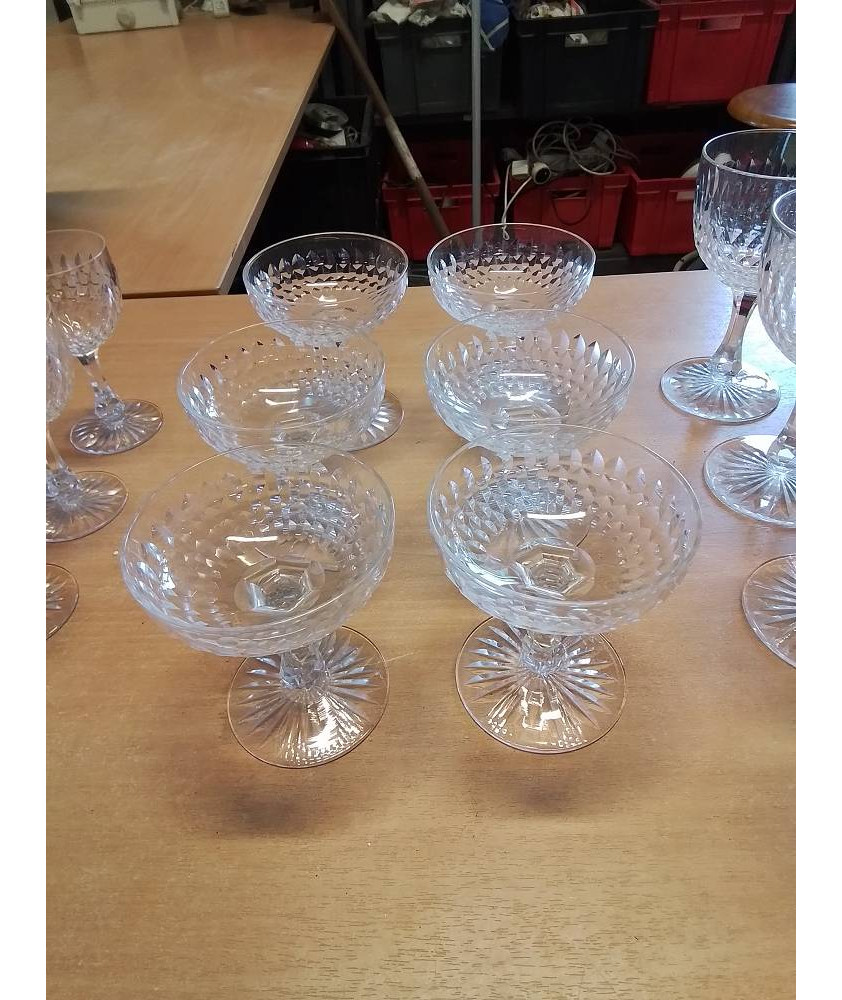 8 COUPES A CHAMPAGNE CRISTAL SAINT LOUIS DÉBUT XXE