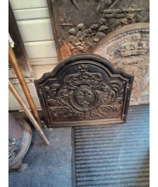 PLAQUE DE CHEMINÉE A LA COURONNE FONTE 59X56CM