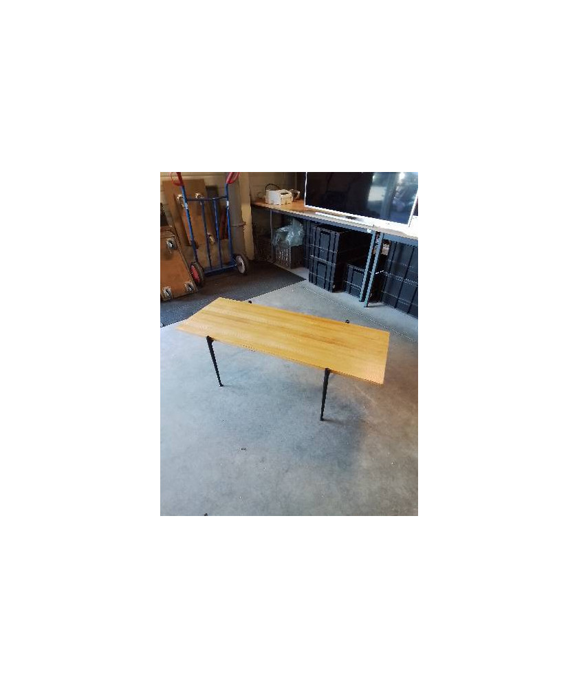 TABLE BASSE RECTANGULAIRE PIÈTEMENT MÉTAL NOIR PLATEAU BOIS CLAIR ANNÉES 50 PIERRE VERDURIER
