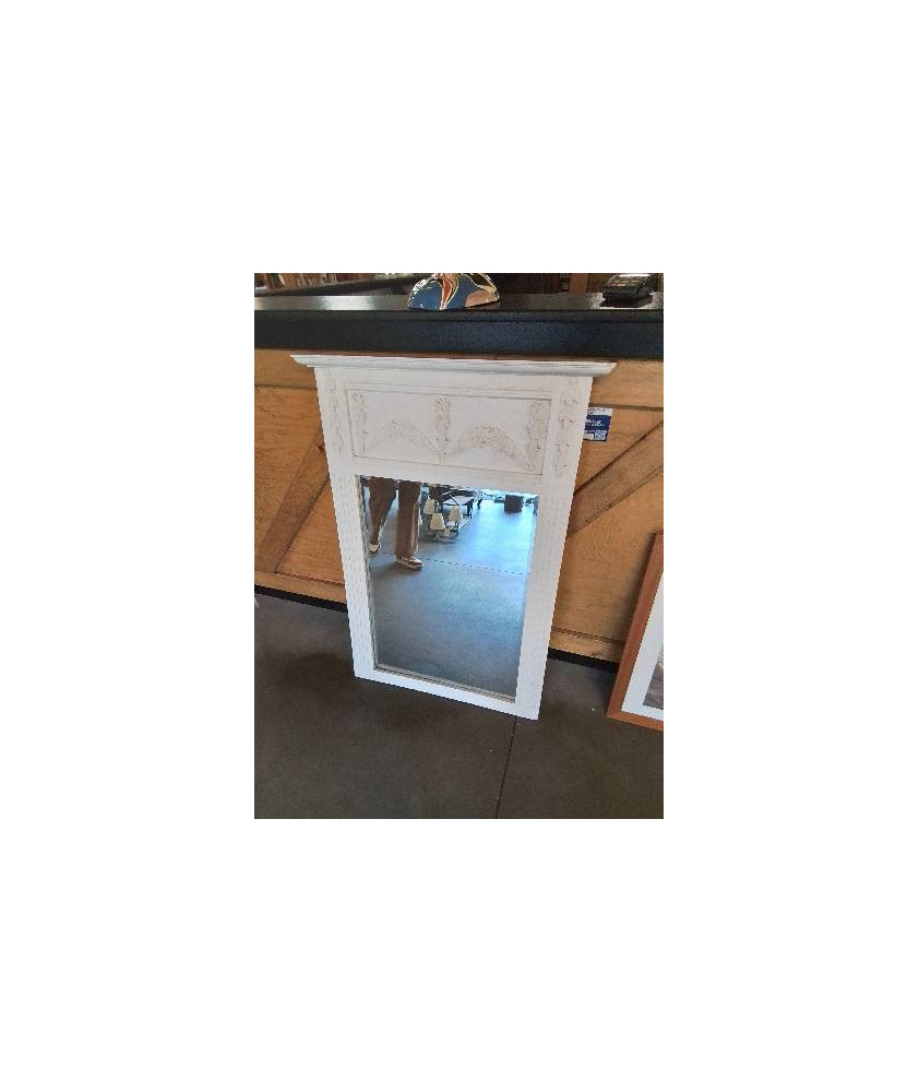 TRUMEAU RECTANGULAIRE BOIS ET PLATRE ANTAR BLANC MOULURÉ ET SCULPTÉ AUX FLEURS 