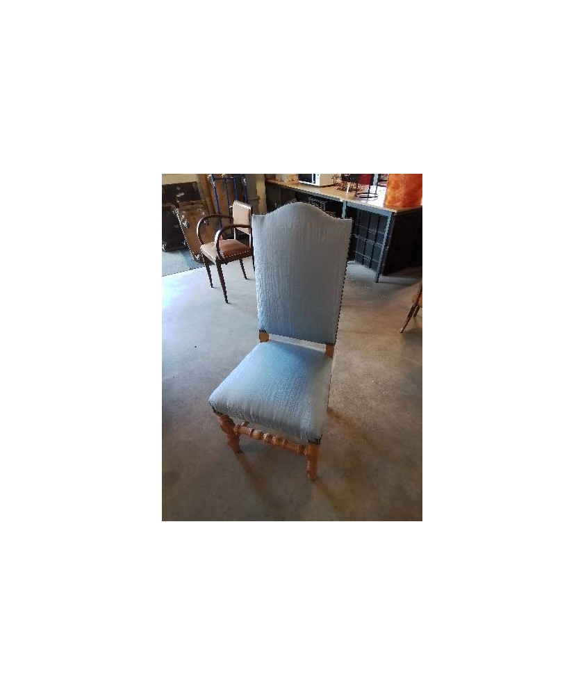 CHAISE PIÈTEMENT BOIS CLAIR TOURNÉ ASSISE ET DOSSIER CINTRÉ CAPITONNÉ TISSU BLEU
