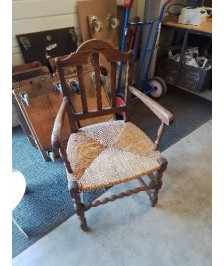 FAUTEUIL DE CHEMINÉE BOIS PAILLÉ DOSSIER CINTRÉ A BARREAUX VERTICAUX 