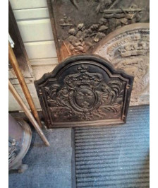 PLAQUE DE CHEMINÉE A LA COURONNE FONTE 59X56CM