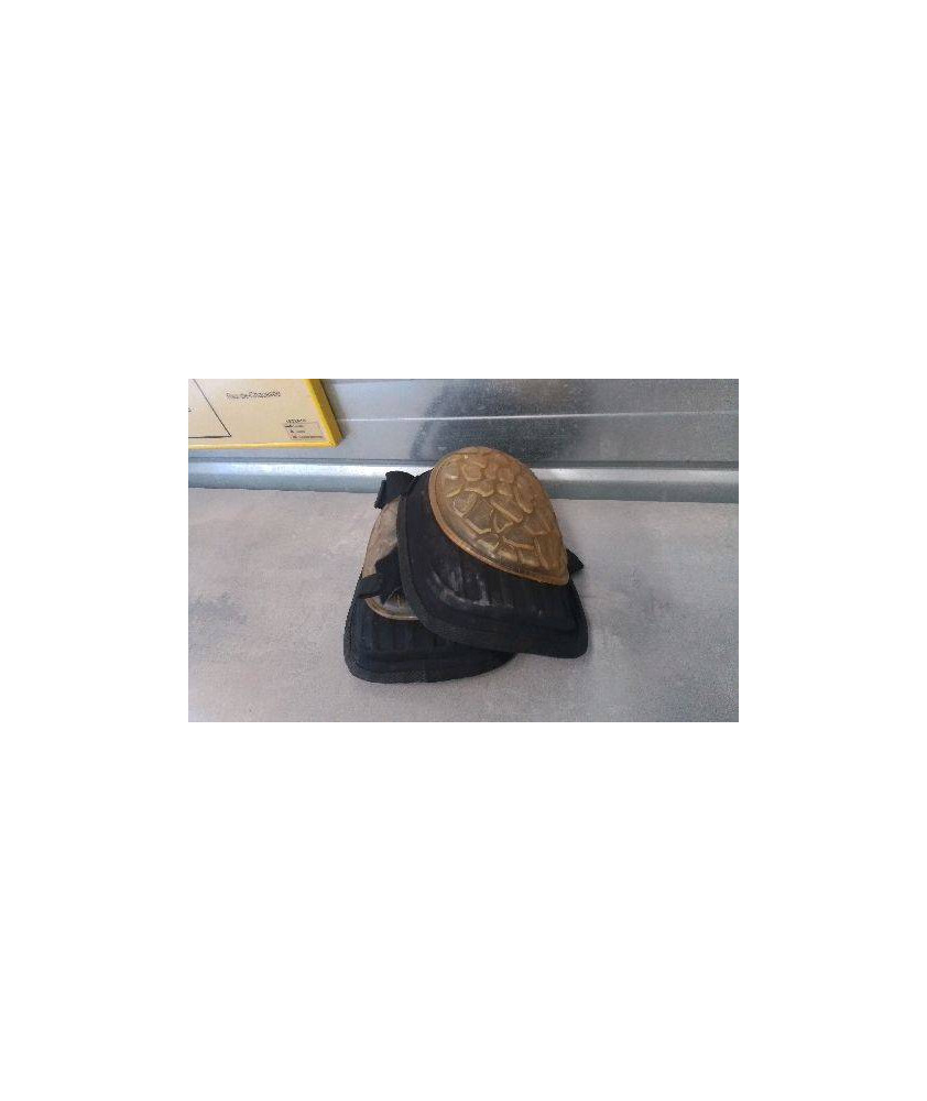 GENOUILLÈRES DE MACON