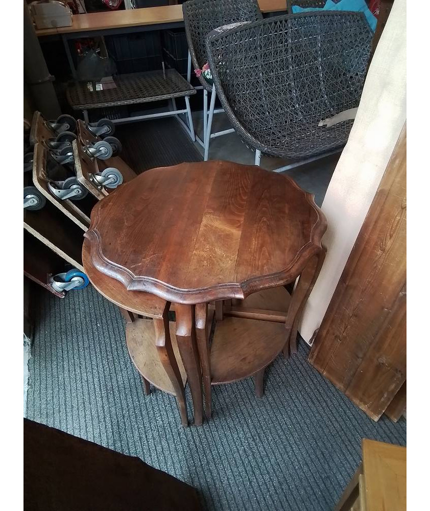 GUERIDON ROND CHANTOURNÉ AVEC 4 CONSOLES ENCASTRABLE STYLE RÉGENCE 