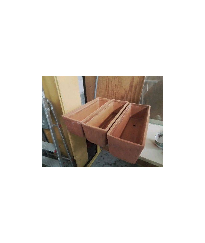 JARDINIÈRE EN TERRE CUITE