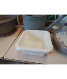 PETITE BASSINE EN PLASTIQUE 