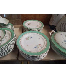 ASSIETTE PLATE MOTIF FLORAL EN PORCELAINE 