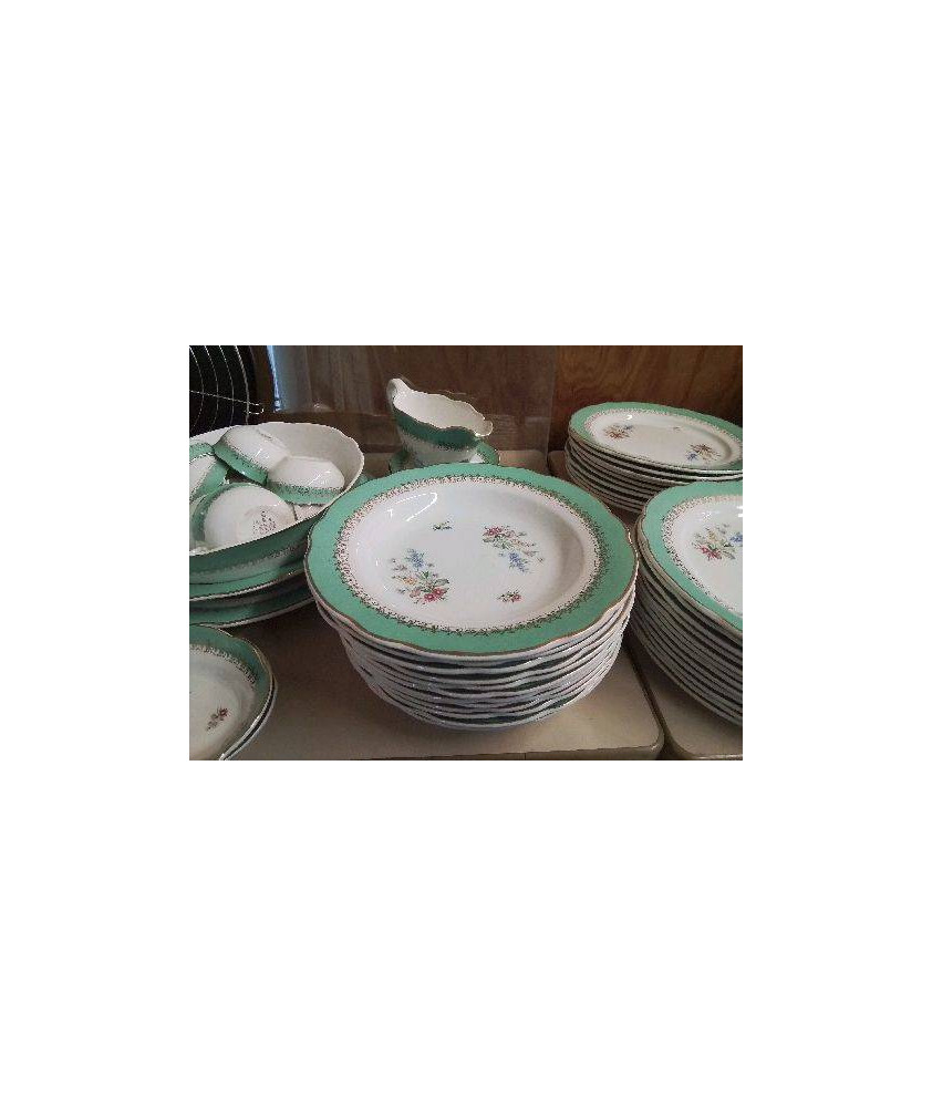 ASSIETTE CREUSE MOTIF FLORAL EN PORCELAINE 