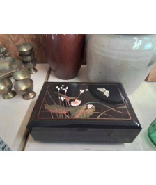 BOITE À BIJOUX LAQUÉ NOIR 