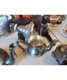 PETIT PICHET EN MÉTAL ARGENTÉ 