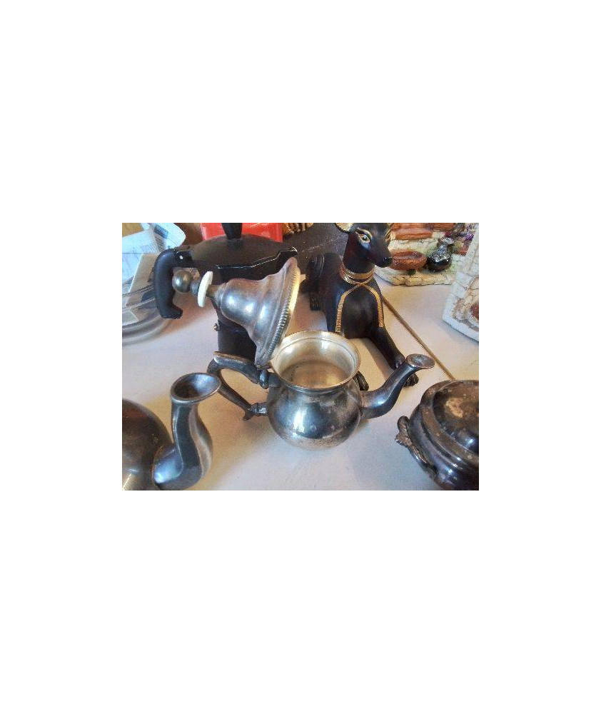 PETIT PICHET EN MÉTAL ARGENTÉ 