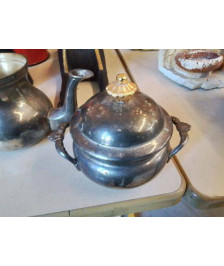 PETIT POT EN METAL ARGENTÉ 