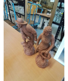 PAIRE DE STATUETTES COUPLE DE PÊCHEUR TERRE CUITE