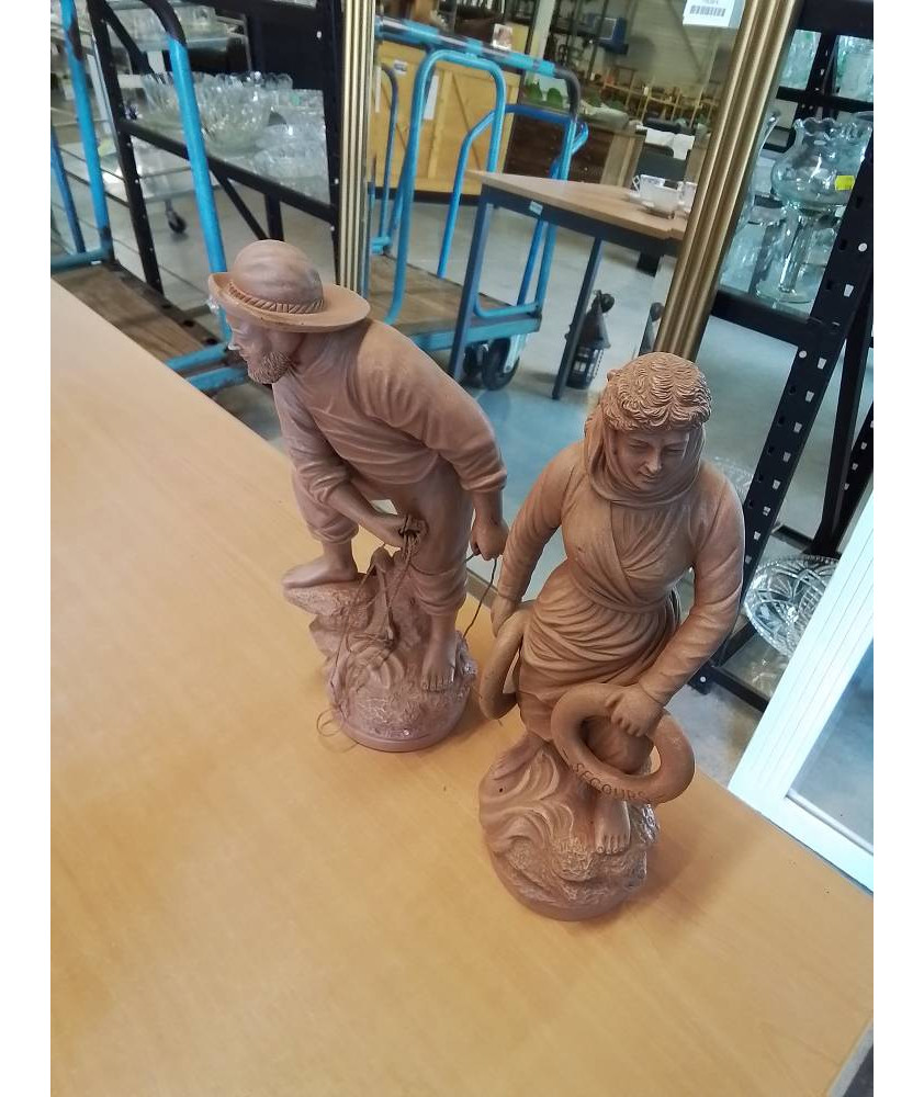 PAIRE DE STATUETTES COUPLE DE PÊCHEUR TERRE CUITE