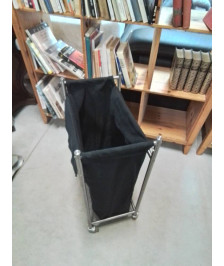 PANIÈRE SUR ROULETTES MÉTAL CHROMÉ ET TISSU NOIR