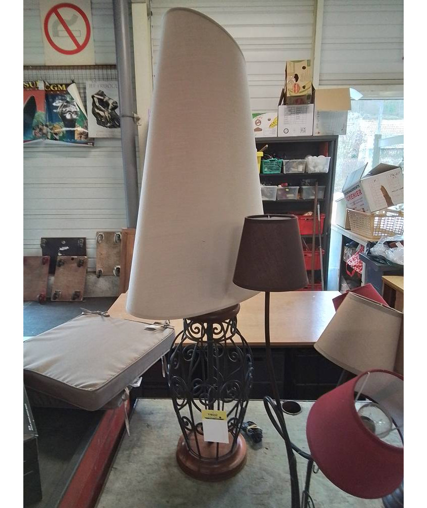 LAMPE CAGE FER FORGÉ NOIR SOCLE BOIS CLAIR AJ ECRU