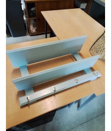 VESTIAIRE MURAL BOIS BLEU 2 TABLETTES 4 PATÈRES MÉTAL CHROMÉ 