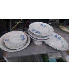 SERVICE DE TABLE ST AMAND FLEURS BLEUES 