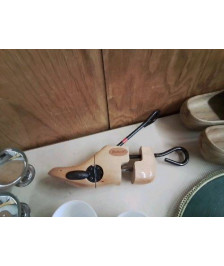 EMBAUCHOIR CHAUSSURES 