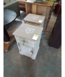 CHEVET BOIS GRIS CÉRUSE DÉCOR AUX COEURS 1 TIROIR 1 PORTE