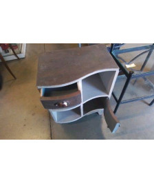 MEUBLE D’APPOINT 1 TIROIR 1 PORTE - EN L’ETAT 