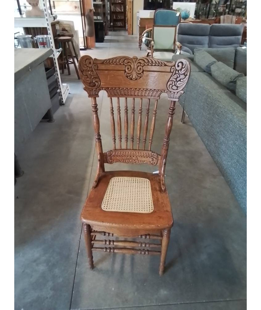 CHAISE WINDSOR  CHENE SCULPTÉ ASSISE CANNEE DÉBUT XXE 