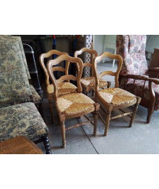 PETITE CHAISE PAILLE DE STYLE RUSTIQUE 