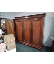 ARMOIRE PENDERIE 3 PORTES DE STYLE LOUIS PHILIPPE EN MERISIER