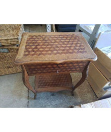 TRAVAILLEUSE MARQUETÉE